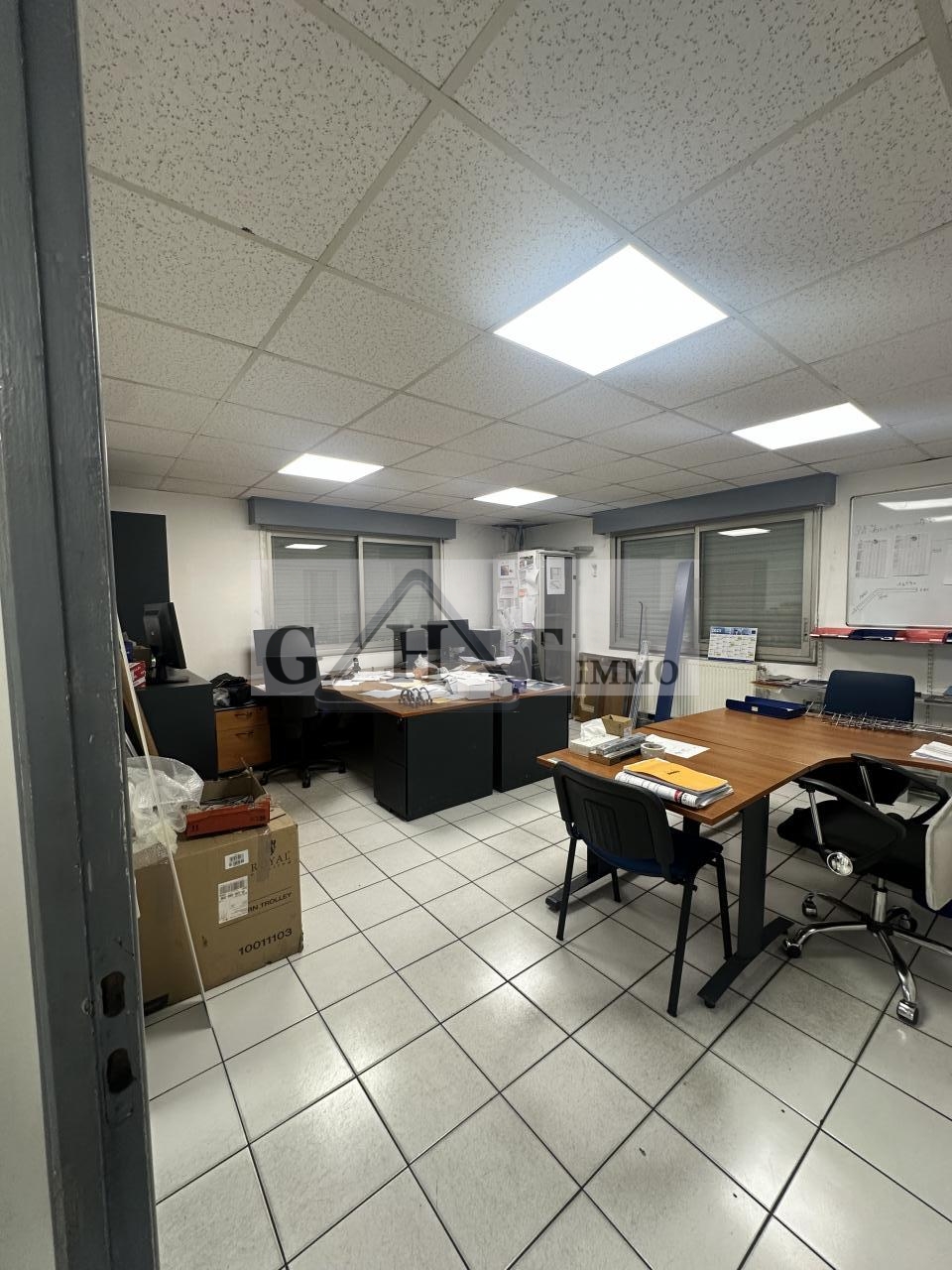 Entrepôt Bureaux