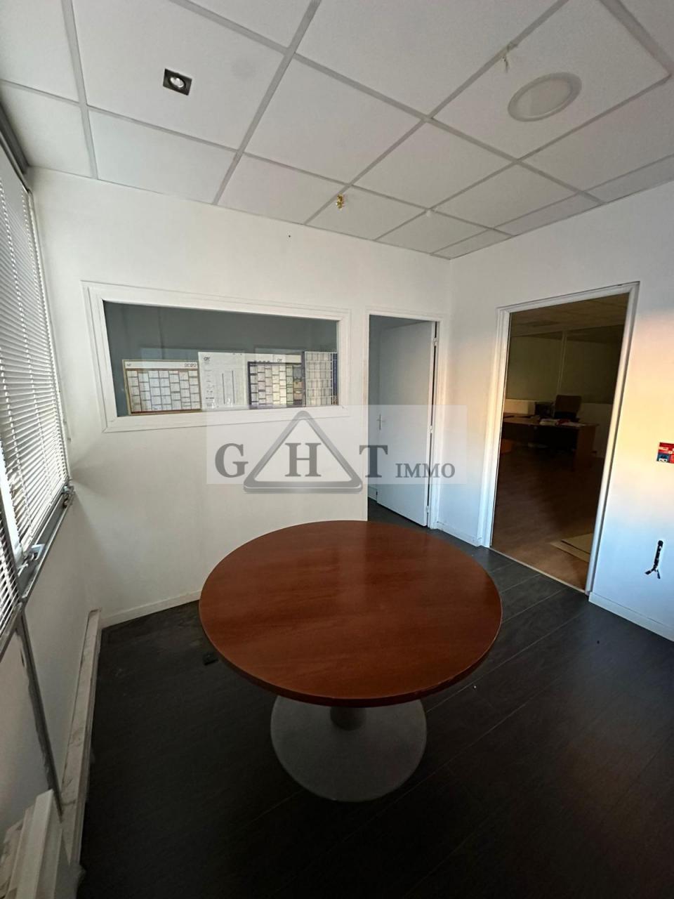 Entrepôt Bureaux