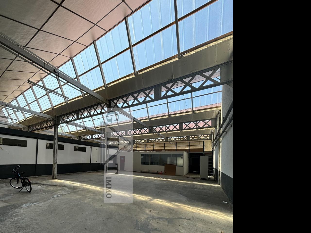 Entrepôt Bureaux
