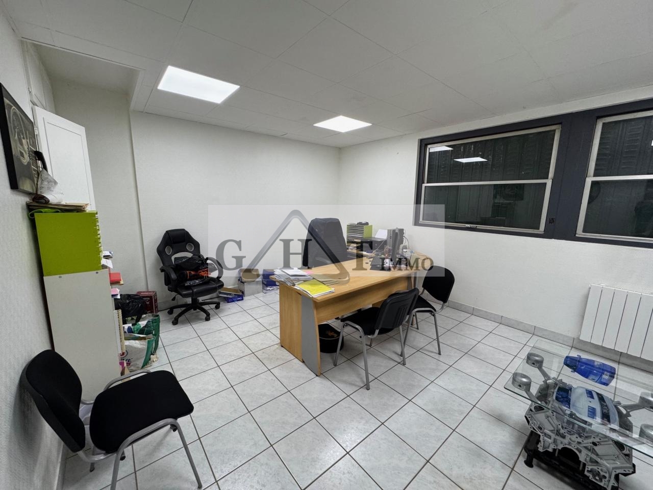 Entrepôt Bureaux