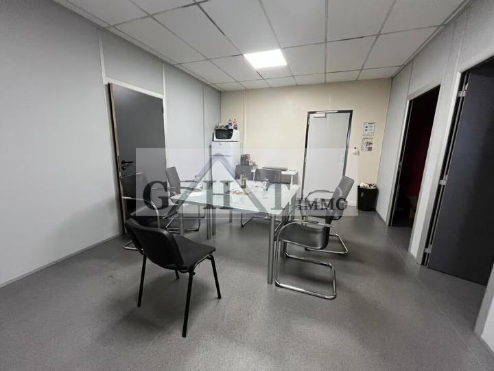 Entrepôt Bureaux