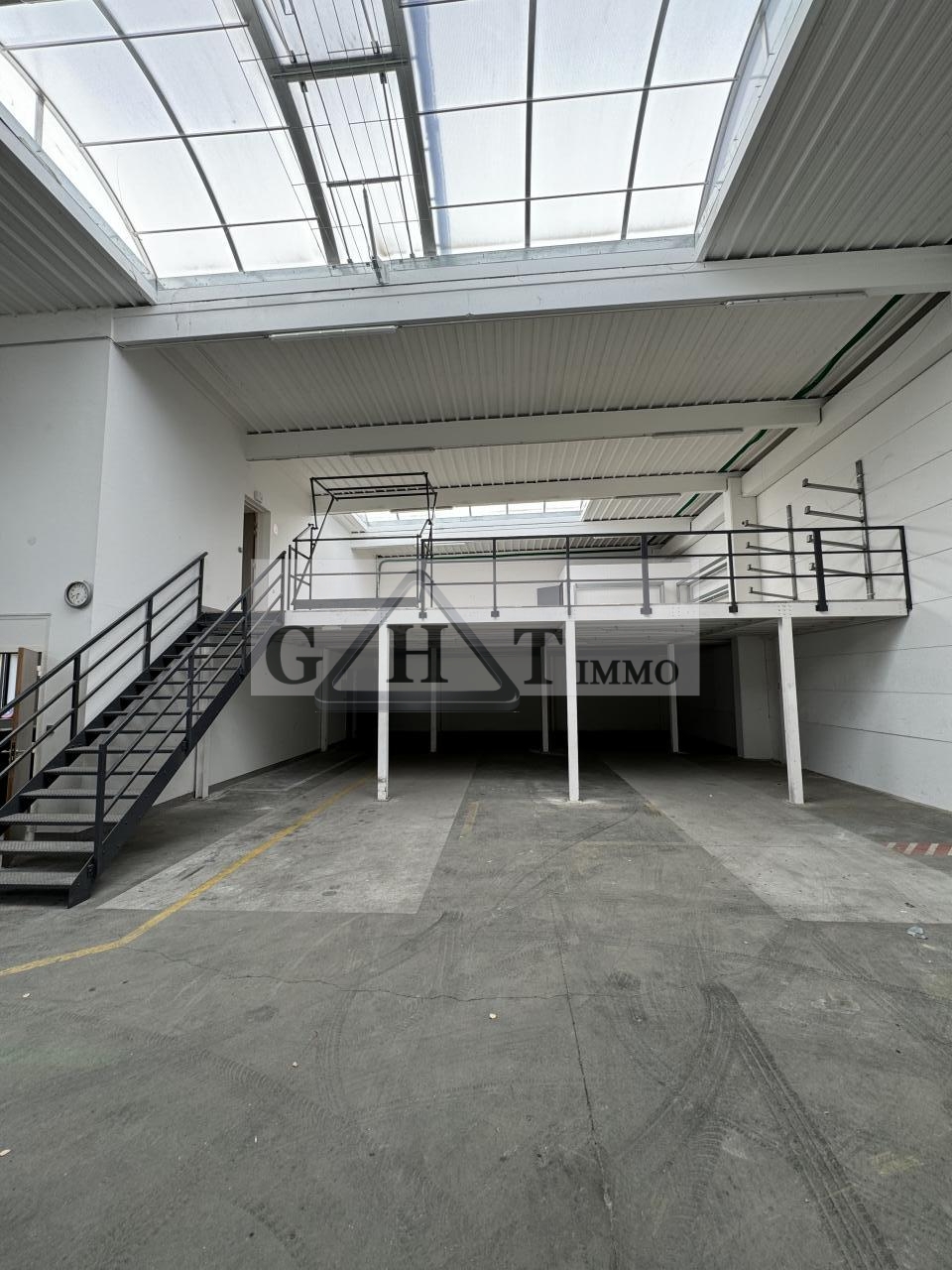 Entrepôt Bureaux