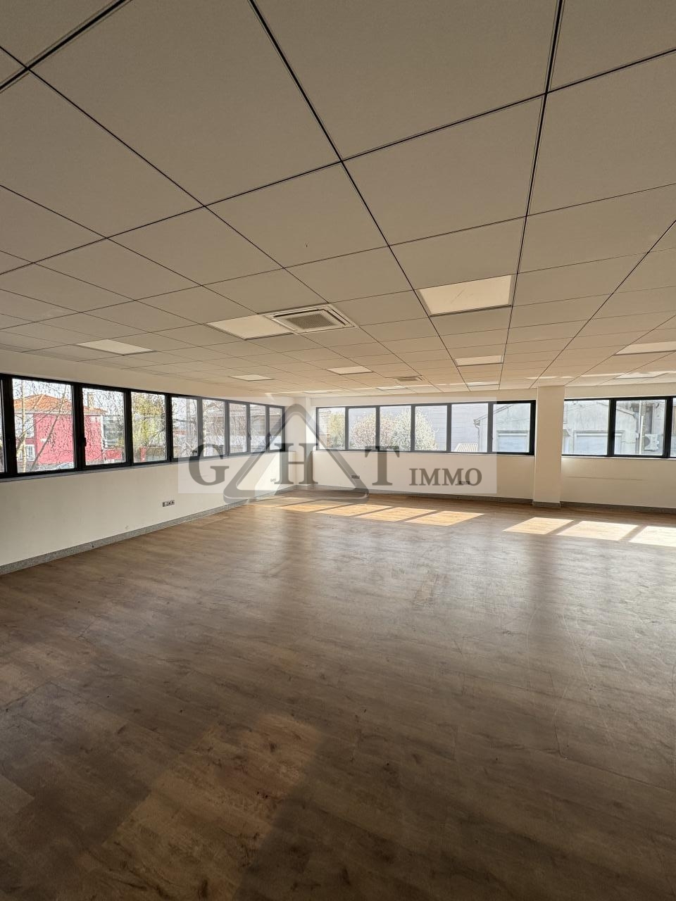 Entrepôt Bureaux