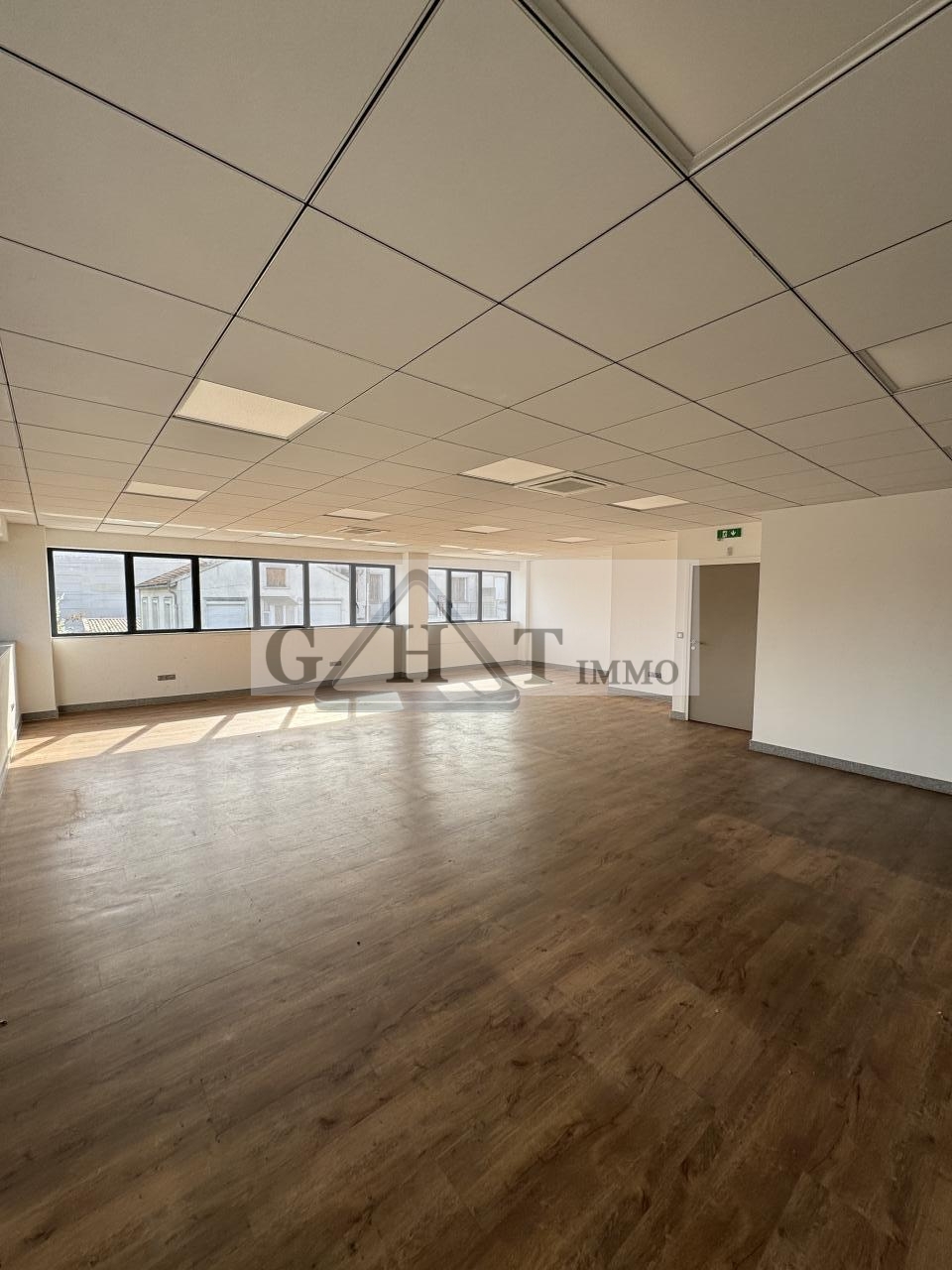 Entrepôt Bureaux