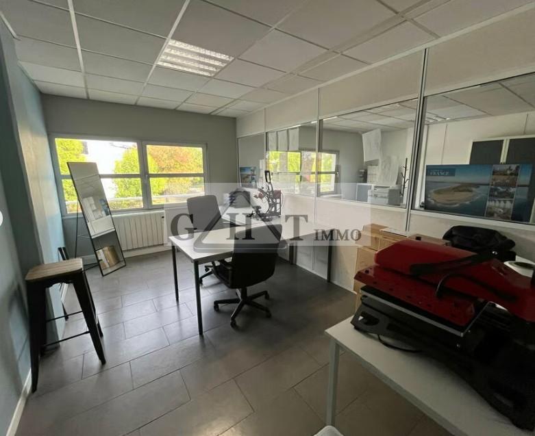 Entrepôt Bureaux