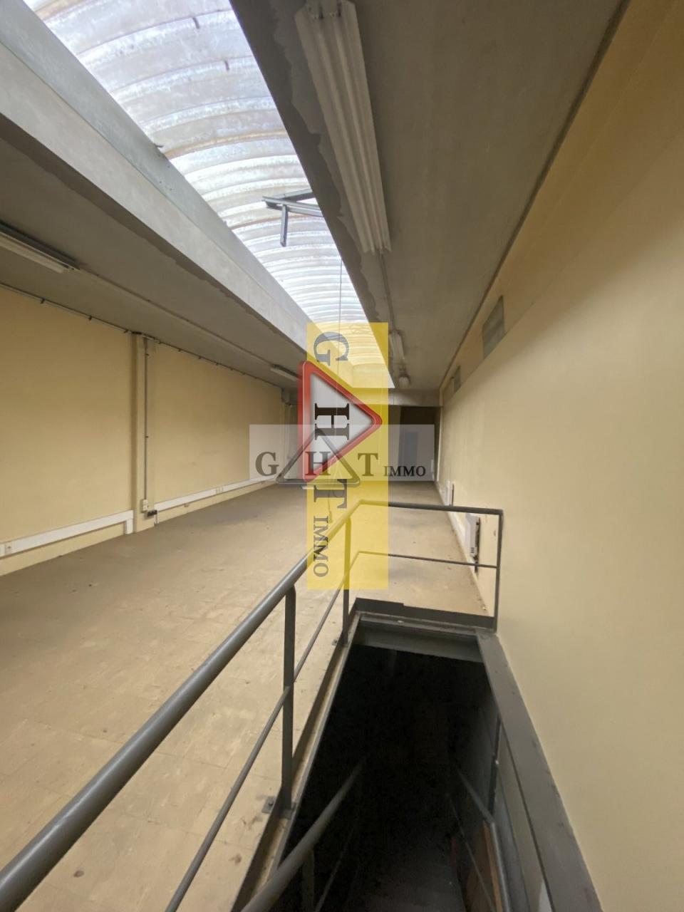 Entrepôt Bureaux