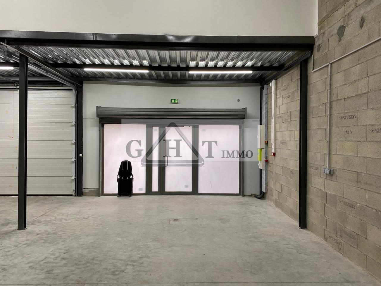 Entrepôt Bureaux