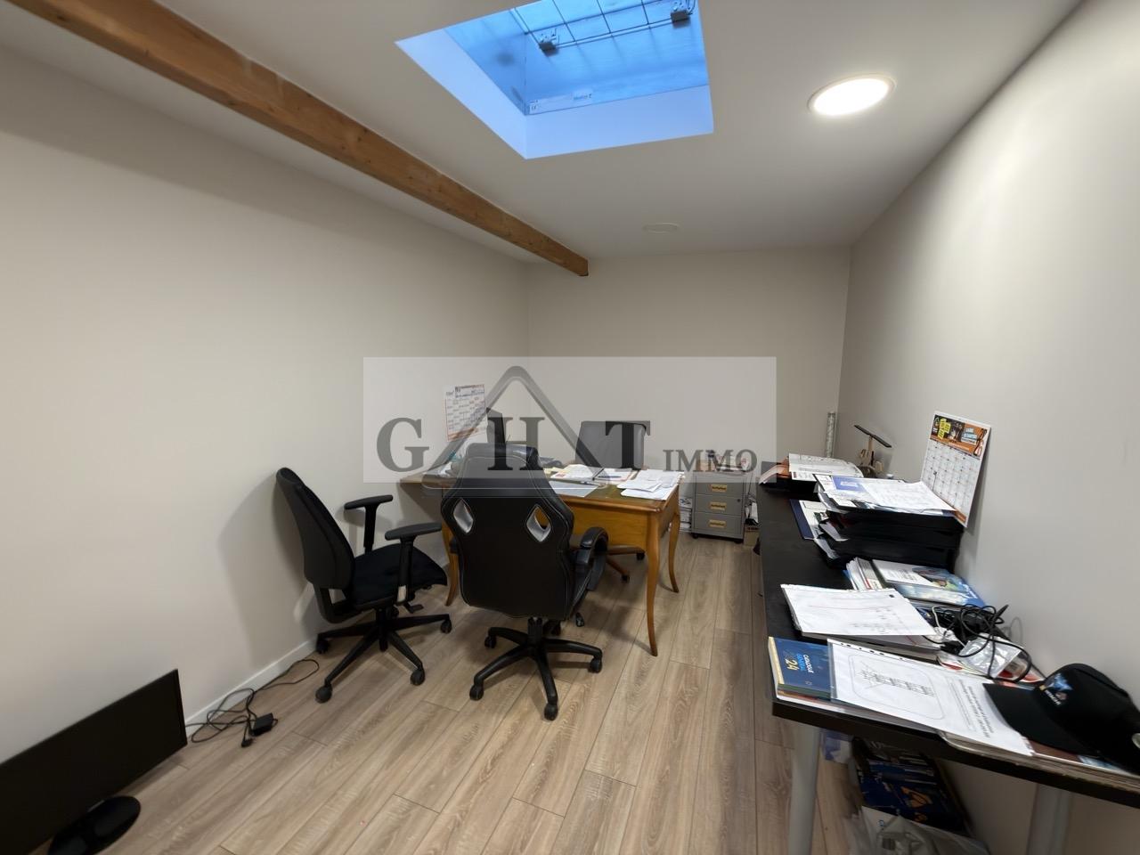 Entrepôt Bureaux