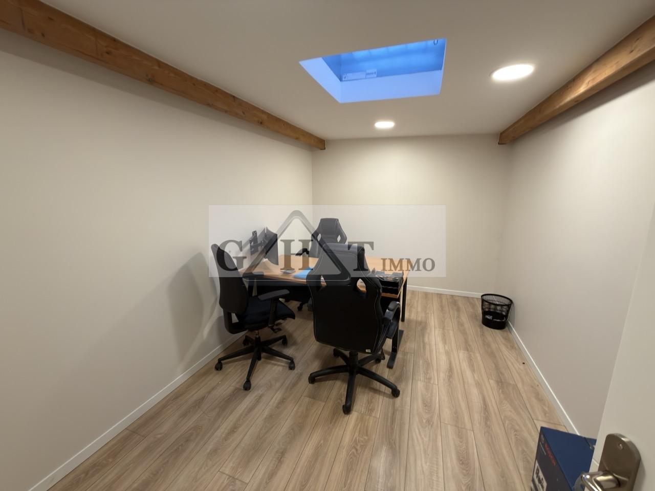 Entrepôt Bureaux
