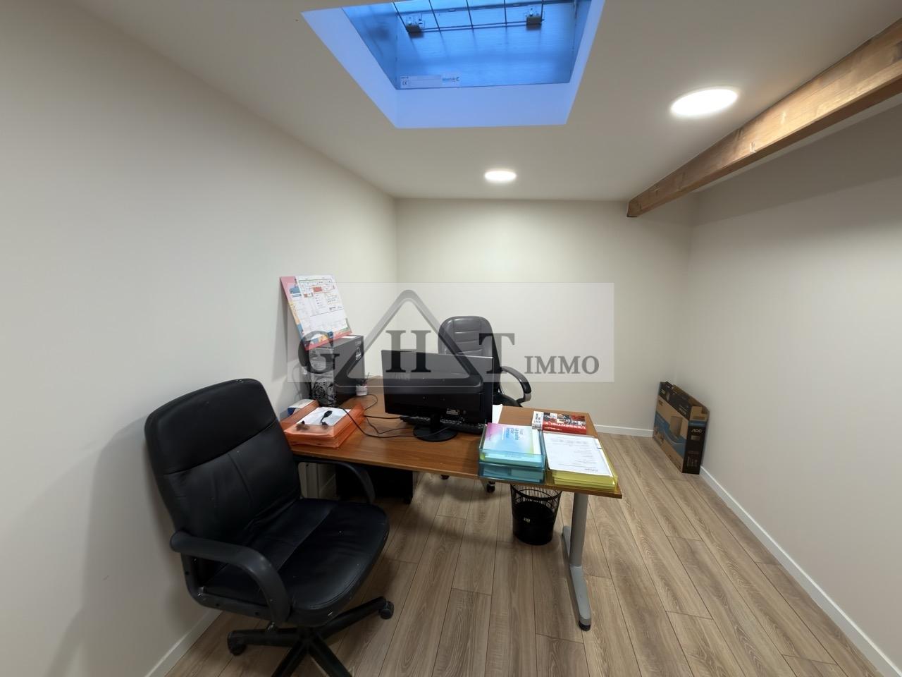 Entrepôt Bureaux