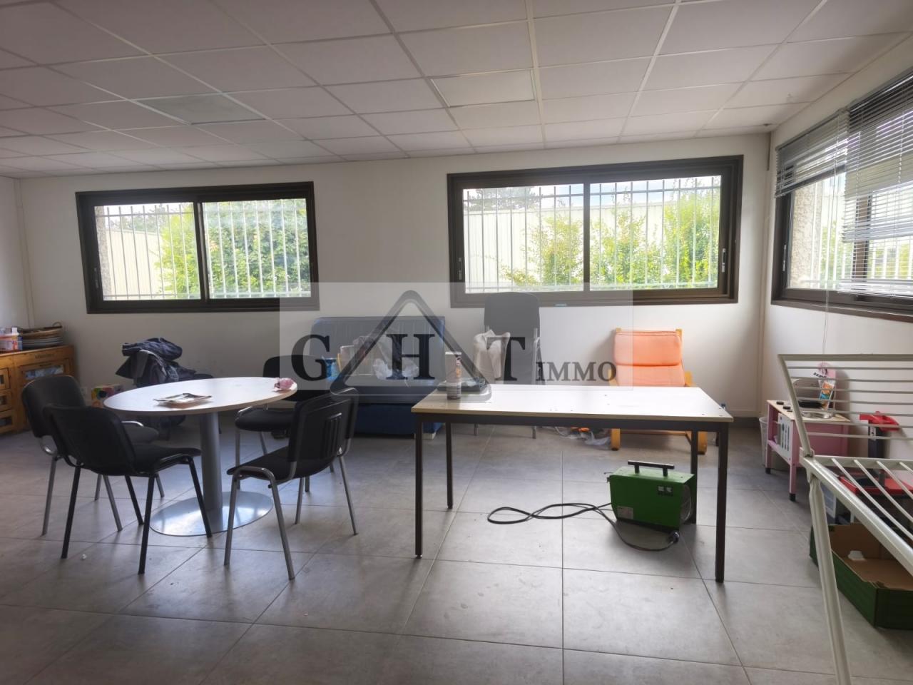 Entrepôt Bureaux