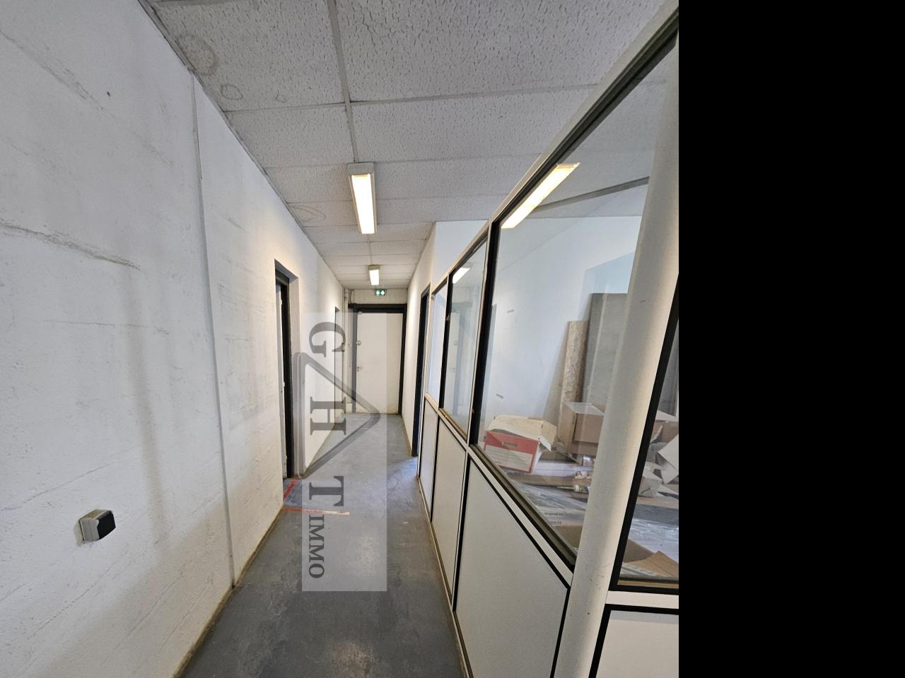 Entrepôt Bureaux