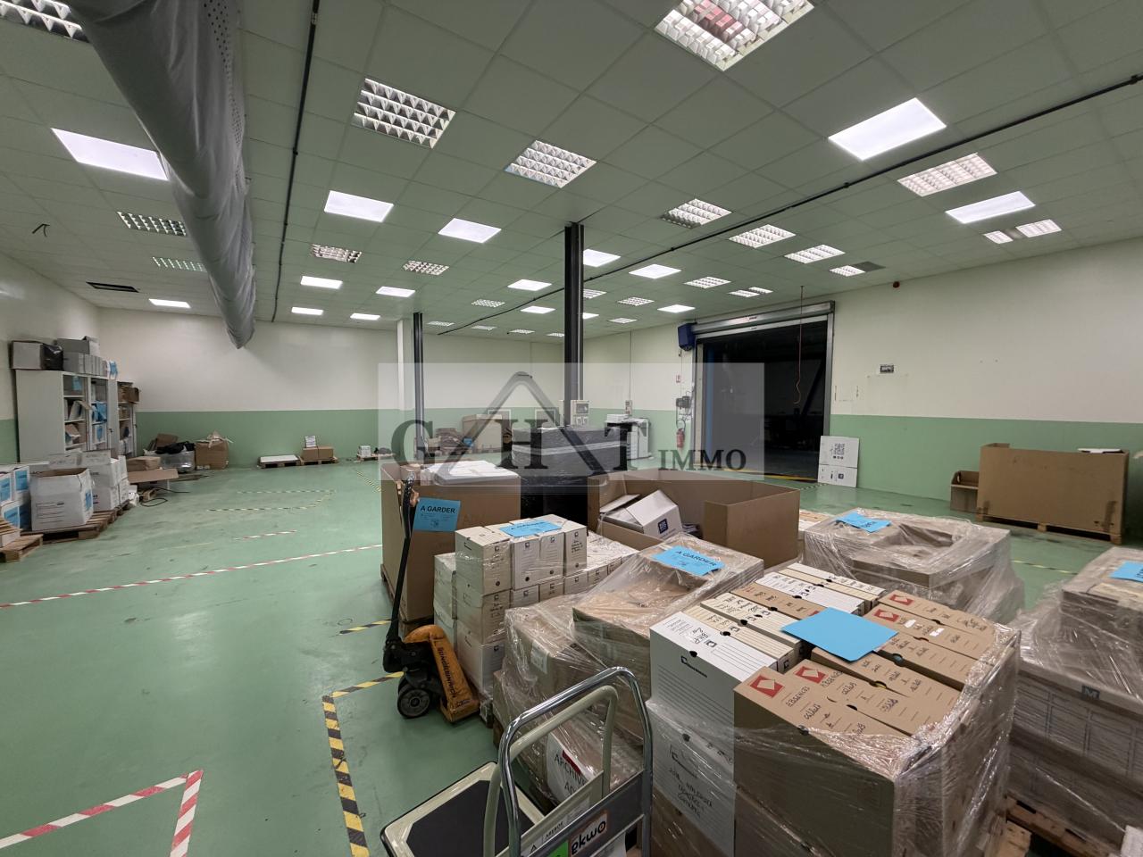Entrepôt Bureaux