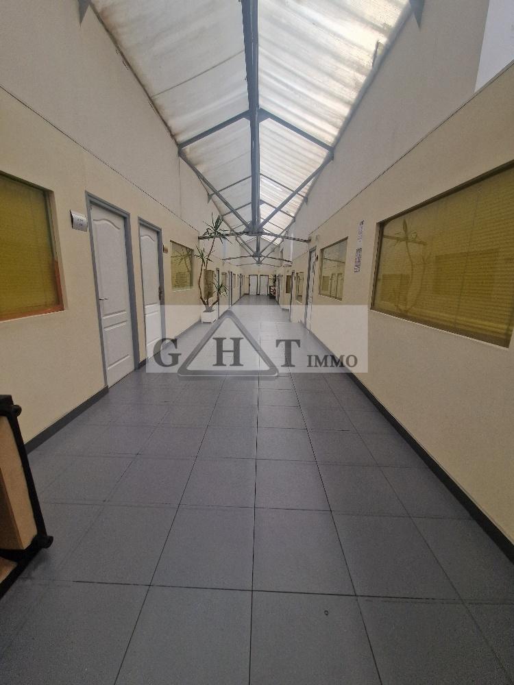 Entrepôt Bureaux