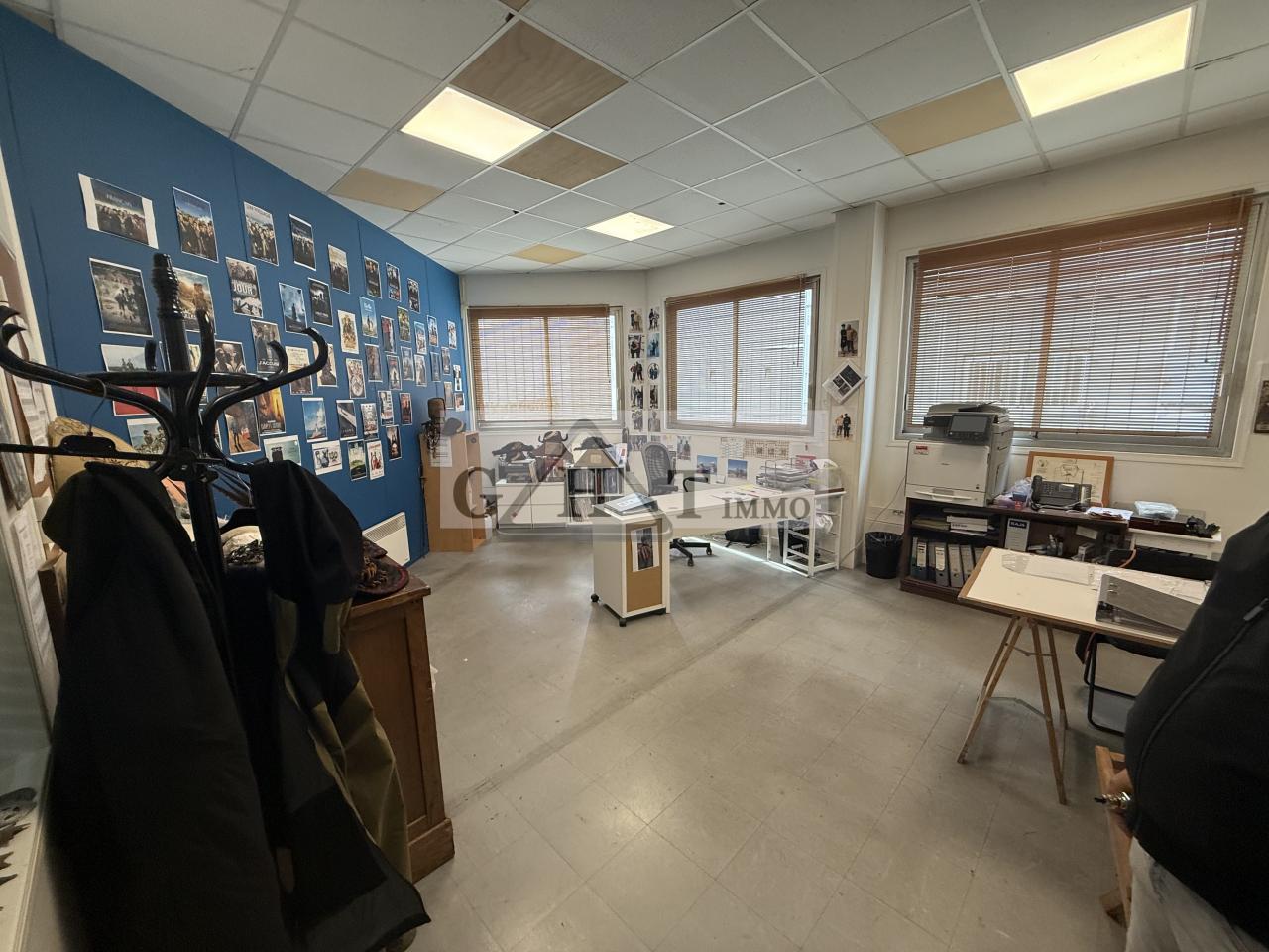 Entrepôt Bureaux