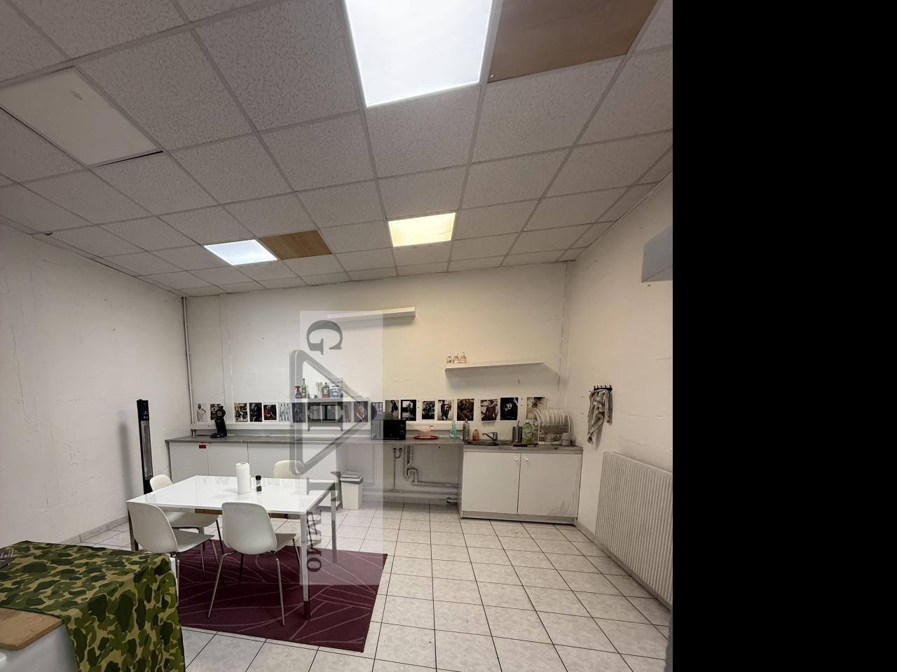 Entrepôt Bureaux