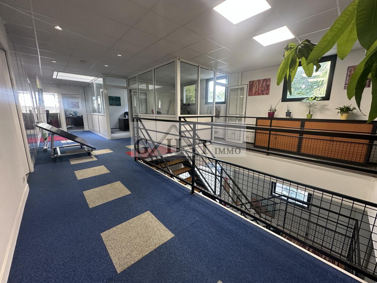 Entrepôt Bureaux