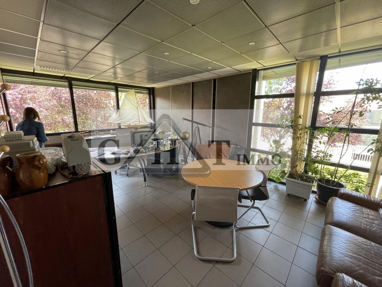 Entrepôt Bureaux
