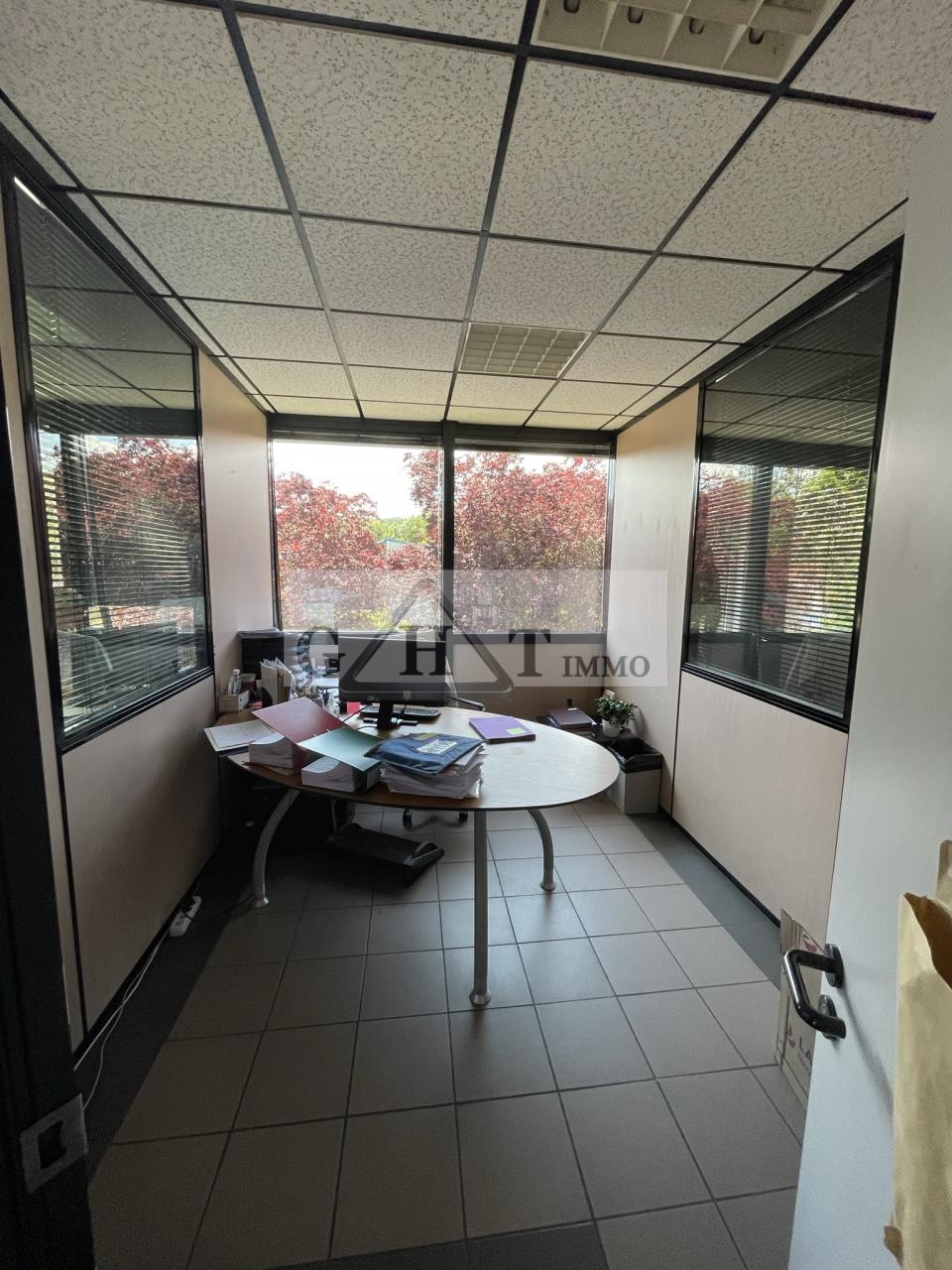 Entrepôt Bureaux