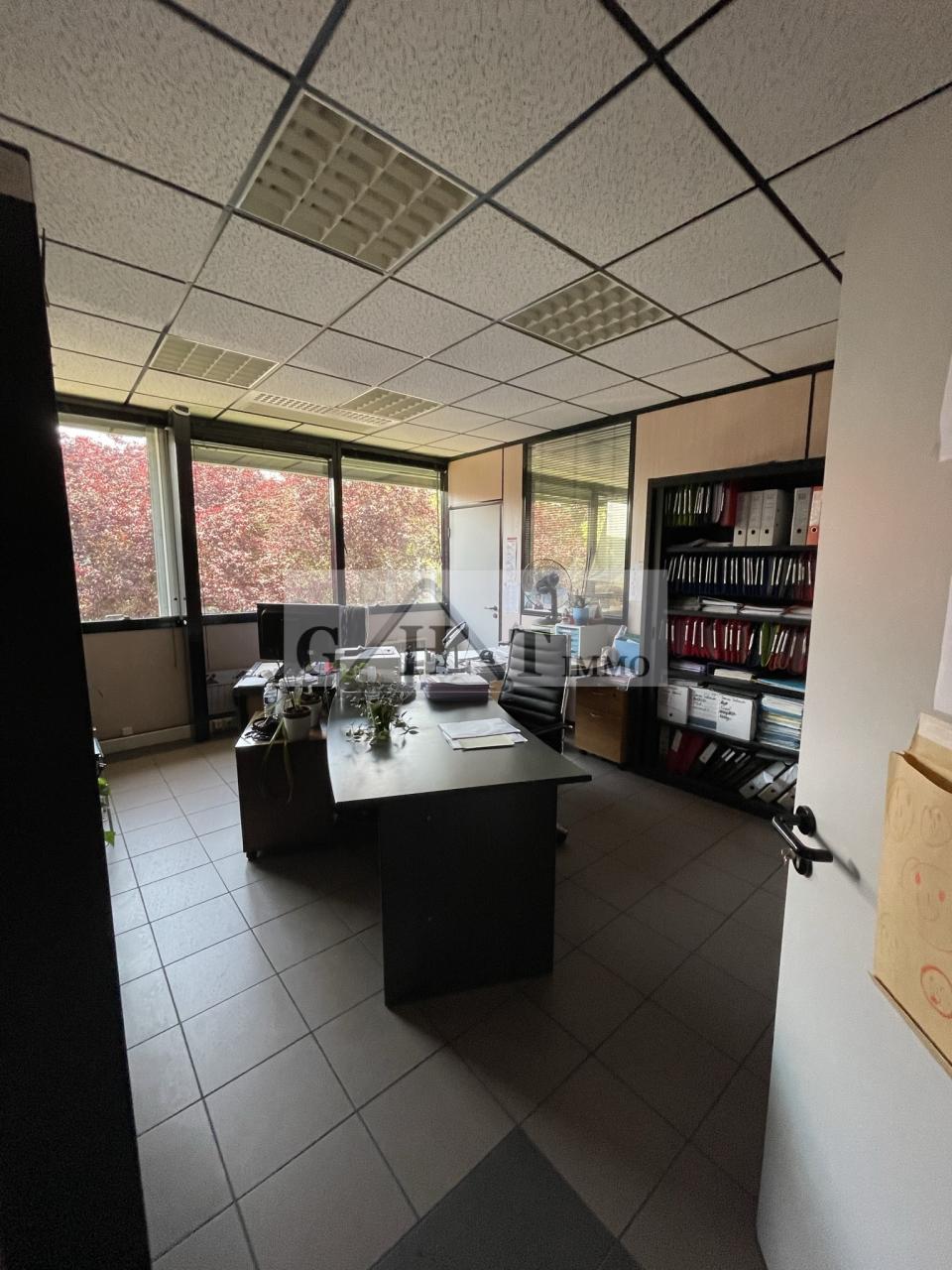 Entrepôt Bureaux