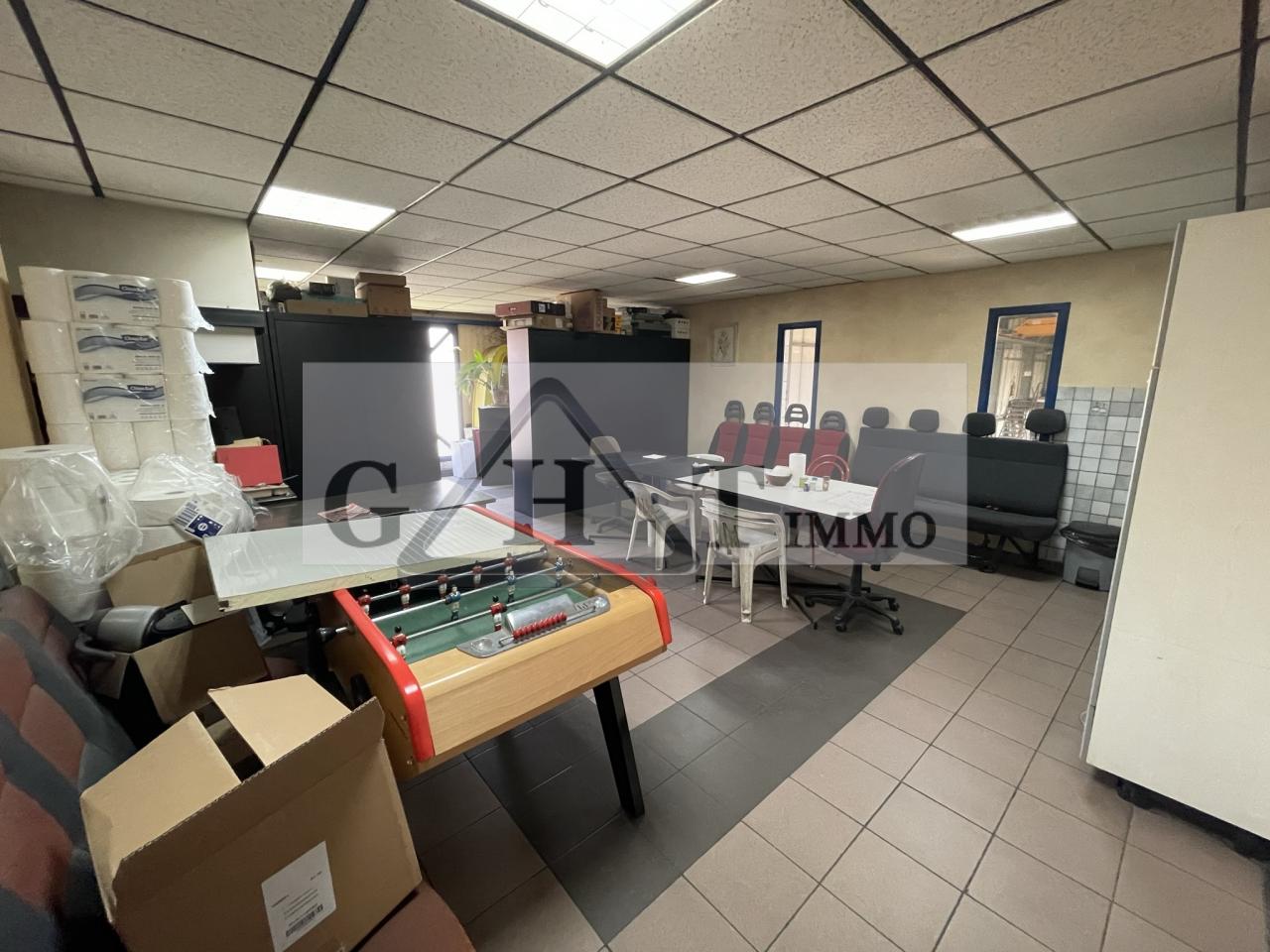 Entrepôt Bureaux