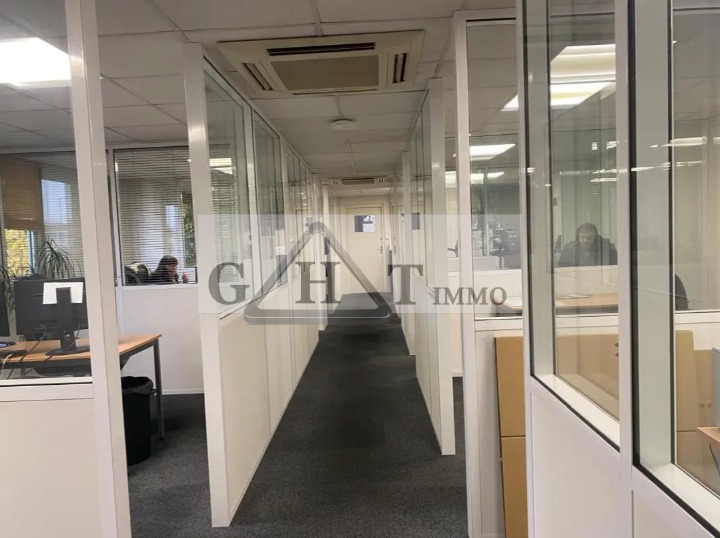 Entrepôt Bureaux