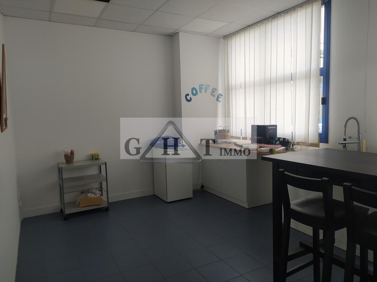 Entrepôt Bureaux