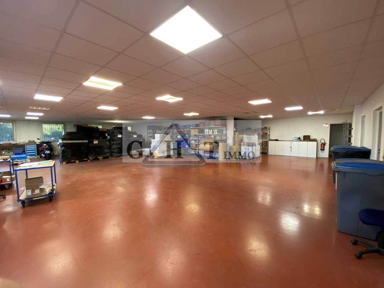 Entrepôt Bureaux