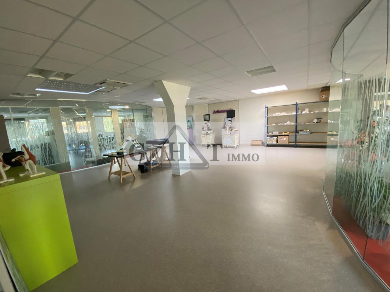 Entrepôt Bureaux